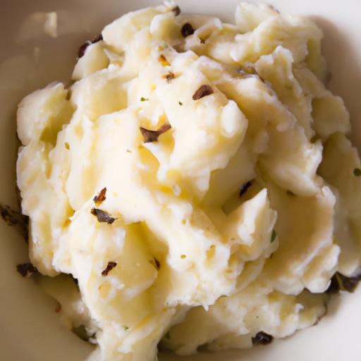 Creamy Roasted Garlic Mashed Potatoes: A Flavor Twist