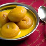 Holige Saaru: The Classic South Indian Sweet Curry Delight