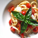 Effortless Caprese Pasta: Fresh Flavors in Every Bite